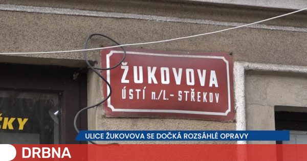 Ulice Ukovova V St Nad Labem Se Do K Rozs Hl Opravy J Zda Zde Je