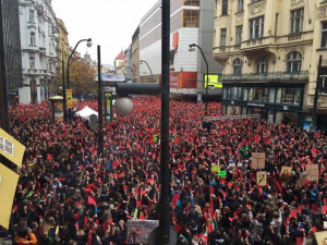 Oslavám 17. listopadu v Praze dominovaly protesty proti Zemanovi