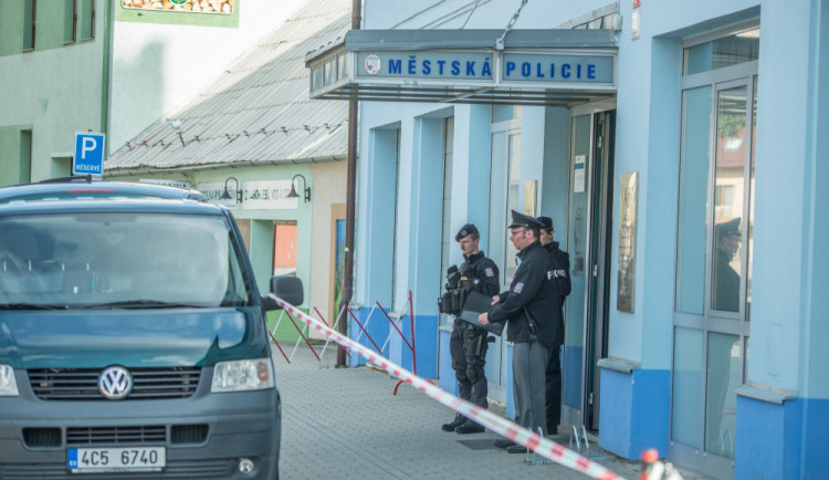 AKTUALIZOVÁNO: Na služebně městské policie spáchal ve čtvrtek ráno sebevraždu senior