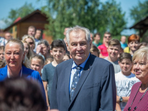 Prezident Zeman dnes promluví na tiskové konferenci