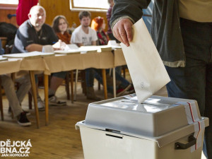 Varianta předčasné volby: Stihneme volit do parlamentu na podzim s komunálními volbami?