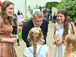 Opozice považuje Babiše za slabého premiéra, zastal se ho Filip