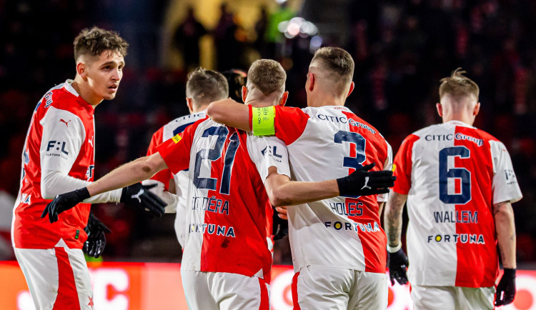 Slavia zdolala Slovácko 2:0, Plzeň prohrála, Boleslav vyhrála ve Zlíně 9:5