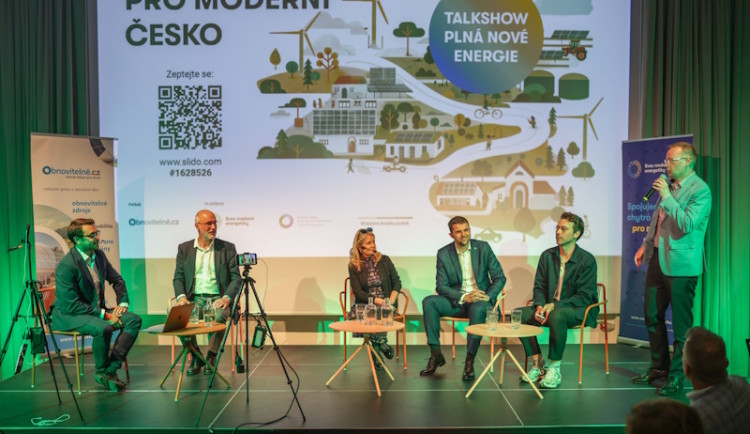 Čtyři hosté, jedno téma – Jak se vypořádat s klimatickou změnou? Udržitelná talkshow nabila Pardubice novou energií