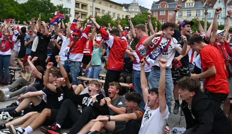 FOTOGALERIE: Češi! Ještě jeden! Masarykovo náměstí v Ostravě zářilo radostí