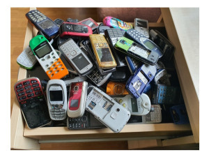 Češi obměňují své mobilní telefony každé 2 až 3 roky, recyklují ale jen třetinu starých přístrojů
