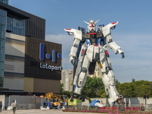 Do Ósaky se přesune obří robot z Jokohamy