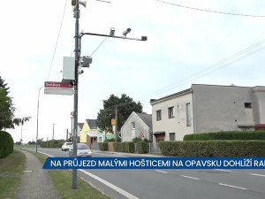 Na průjezd Malými Hošticemi na Opavsku od srpna nově dohlíží radar