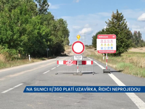 Na silnici II/360 se rekonstruuje vozovka, řidiči neprojedou, hotovo má být na konci října