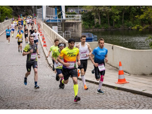 ČEZ RunTour otevře podzimní sezonu vyprodaným závodem v Brně. U přehrady poběží přes dva tisíce běžců!