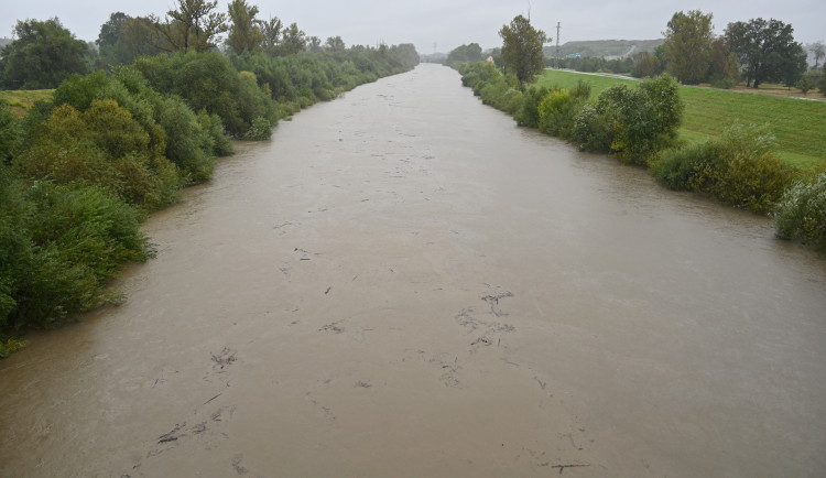 FOTOGALERIE: Ostravu a nejbližší okolí straší stoupající hladiny řek. Půda už je zcela nasycená, pomohou přehrady