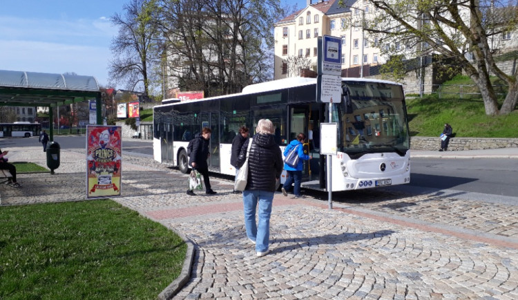 Jablonec nad Nisou drží ceny ve své městské hromadné dopravě stabilní, jízdné se zvyšovat nebude