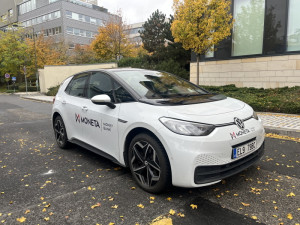 MONETA rozšiřuje firemní flotilu o nové elektromobily, tvoří již 81 % celého fleetu