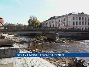 Na mostě Edvarda Beneše v Českém Krumlově začaly rozsáhlé opravy, řidiči musí počítat s kompletní uzavírkou