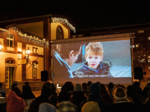 Poklidný Advent v Holešovické tržnici: filmové klasiky v zimním kině, vůně punče i nákupy originálních maličkostí pod stromeček