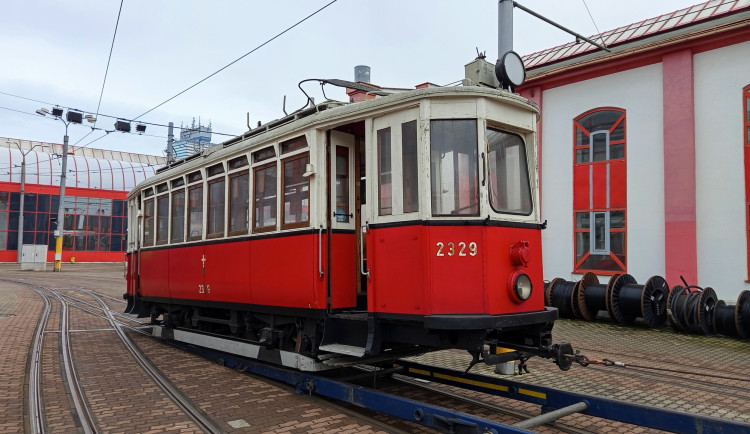 Dopravní podnik koupil historickou tramvaj ve vídeňském stylu, plně provozní. Na liberecké koleje vyjede v roce 2026