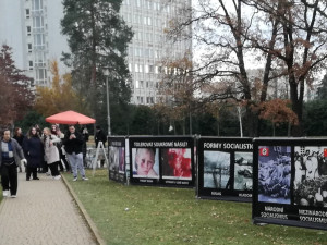 "Šokující a drastické." Kontroverzní akce pobouřila studenty i veřejnost